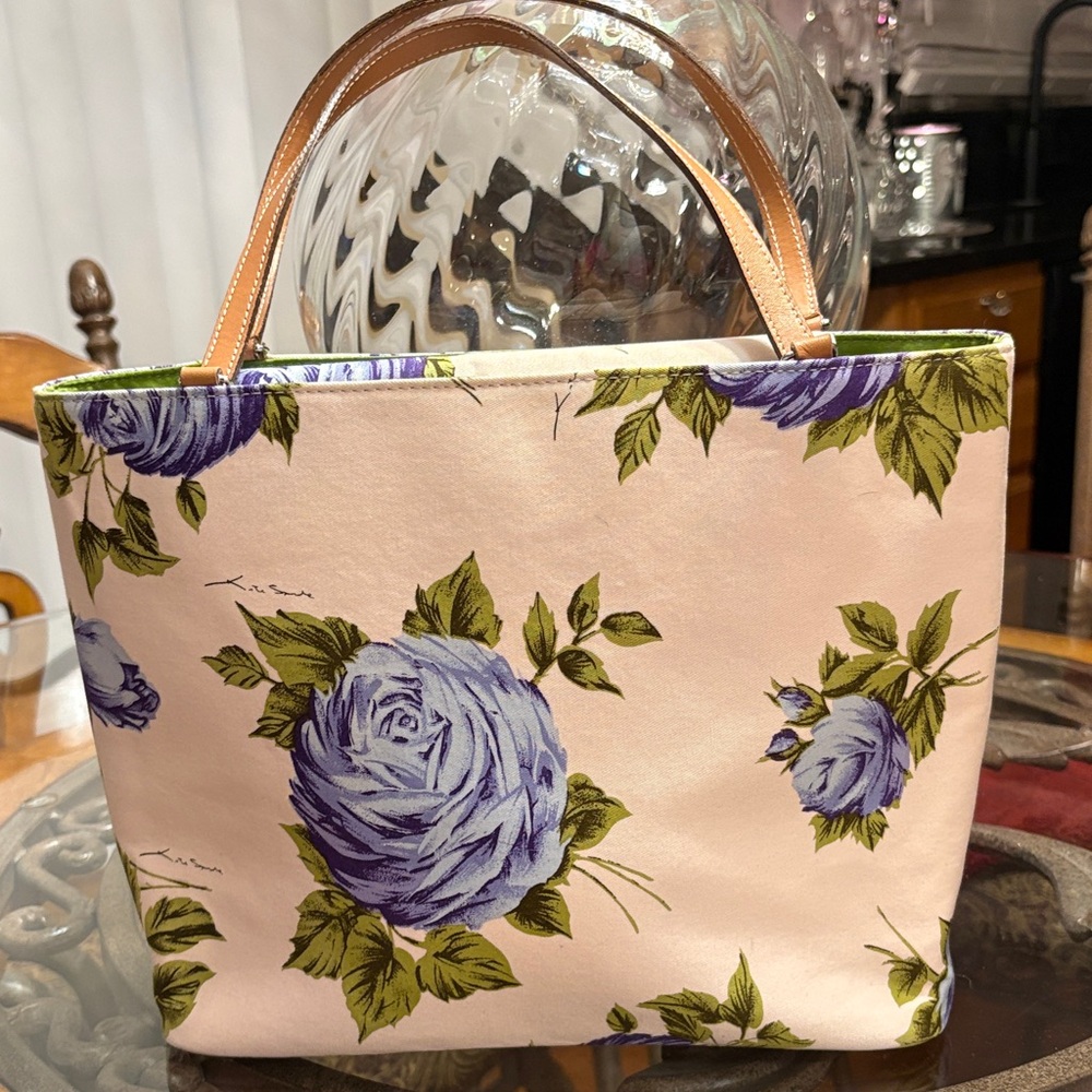 Rare- Kate Spade New York Sam bag featuring a blue cabbage rose - Picture 3 of 12
